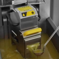 Tragbarer Frittierölfilter - 50 Liter/Minute - Für Max. 20 Liter Fritteusen -Küchenwelt Geschaft FOFTV50 room 1 f3d0