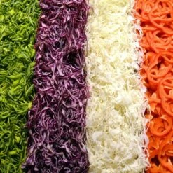 Elektrischer Gemüseschneider - 550 Watt - Inkl. 3 Schneidescheiben -Küchenwelt Geschaft detail shredded vegetables b819